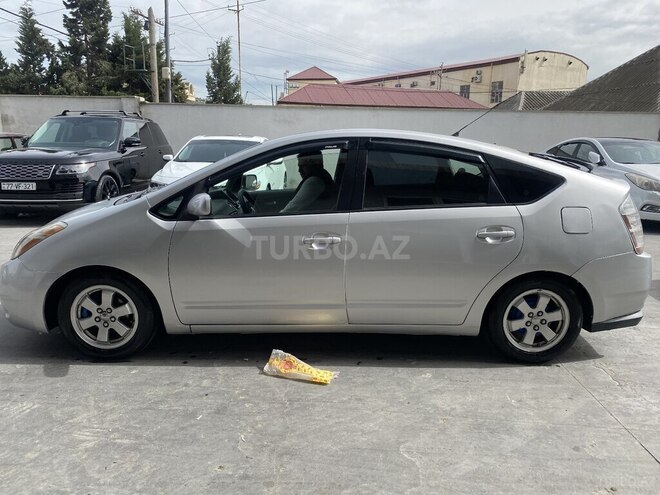 Toyota Prius-3