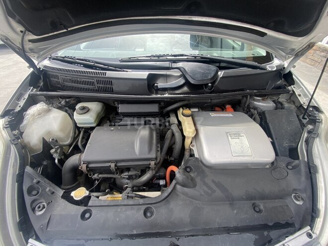 Toyota Prius-11