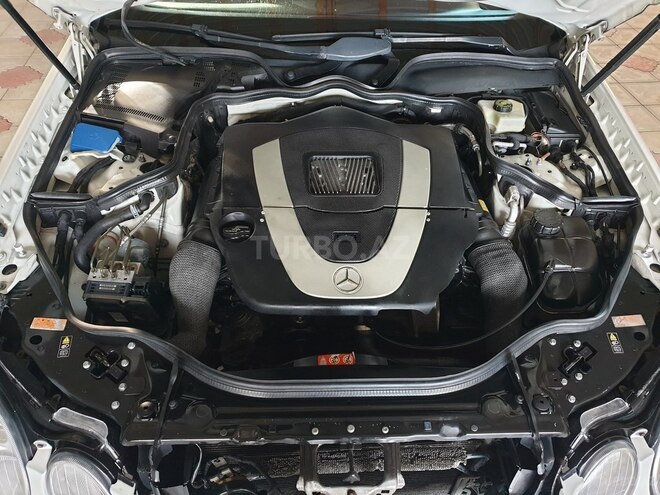 Mercedes E 280-9