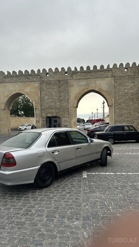 Mercedes C 220 1995, 256,000 km - 2.2 l - Bakı