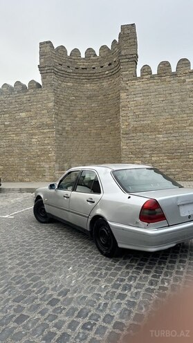 Mercedes C 220 1995, 256,000 km - 2.2 l - Bakı