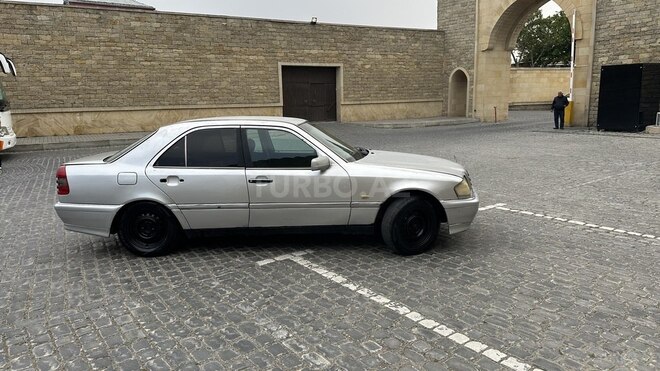 Mercedes C 220 1995, 256,000 km - 2.2 l - Bakı