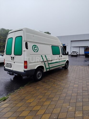 Ford Transit-5
