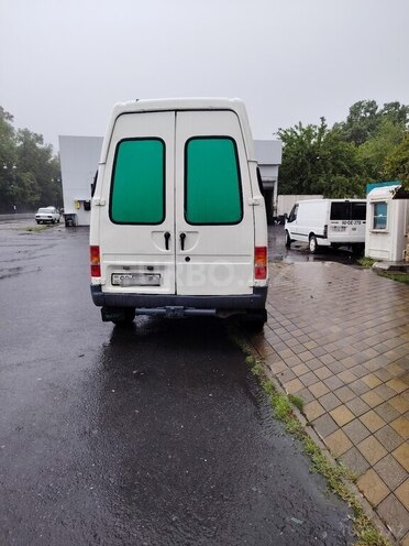 Ford Transit-3