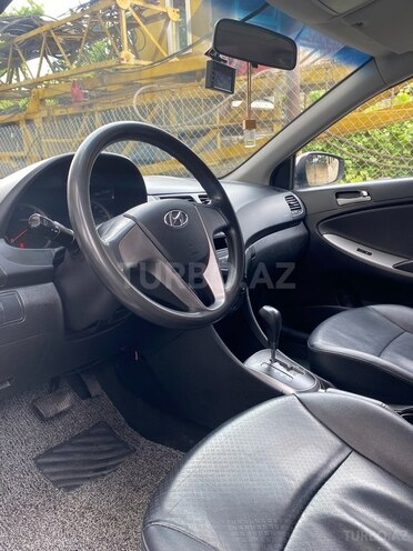 Hyundai Accent 2014, 215,000 km - 1.6 л - Bakı