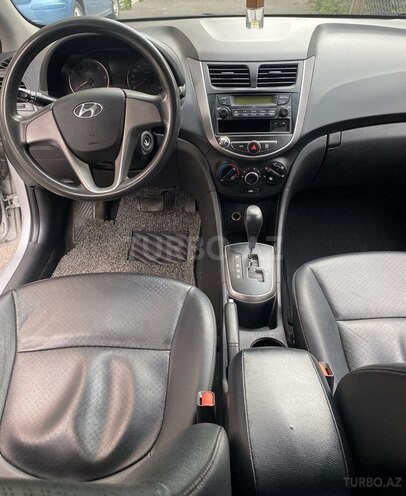 Hyundai Accent 2014, 215,000 km - 1.6 л - Bakı