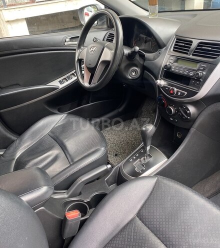 Hyundai Accent 2014, 215,000 km - 1.6 л - Bakı