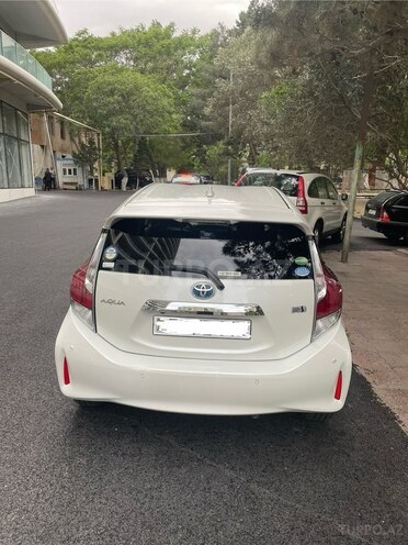 Toyota Aqua 2018, 178,000 km - 1.5 l - Bakı