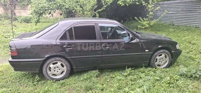 Mercedes C 240 2000, 380,000 km - 2.4 l - Qəbələ