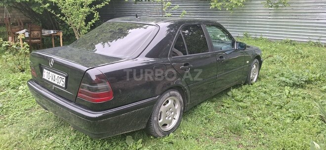 Mercedes C 240 2000, 380,000 km - 2.4 l - Qəbələ