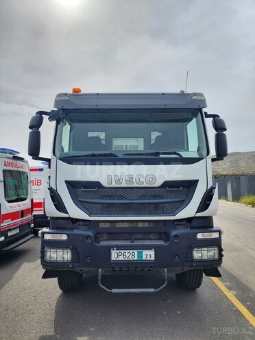 Iveco Trakker-1
