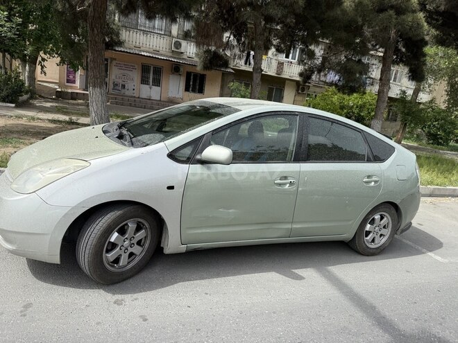 Toyota Prius-5