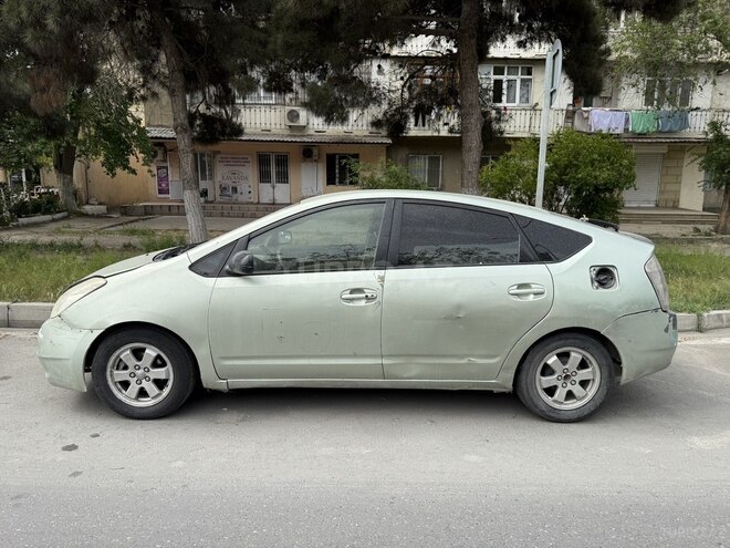 Toyota Prius-3