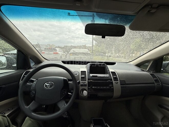 Toyota Prius-5