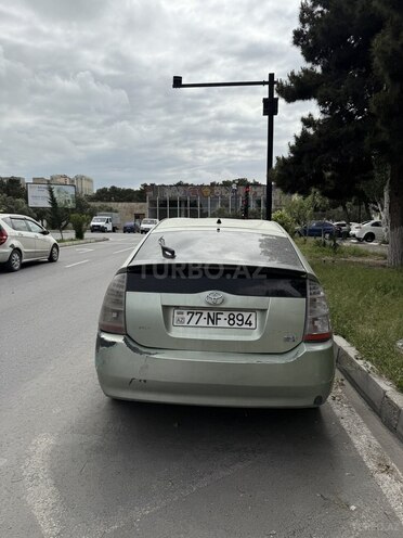 Toyota Prius-4
