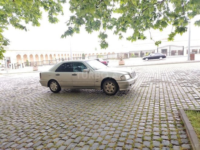 Mercedes C 200 1998, 900,000 km - 2.0 l - Şamaxı