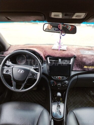 Hyundai Accent-16
