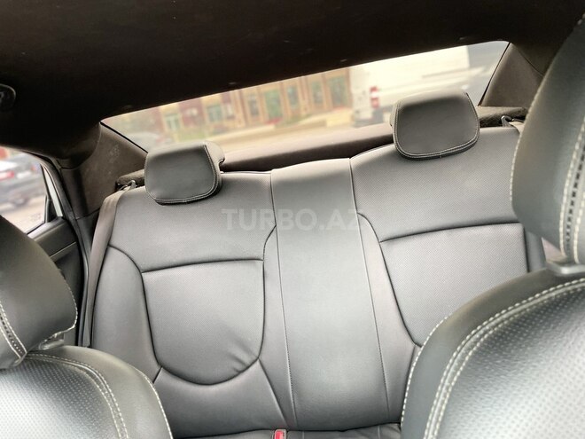 Hyundai Accent-20