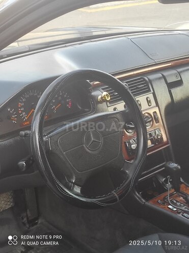 Mercedes E 240 1998, 380,000 km - 2.4 l - Mingəçevir