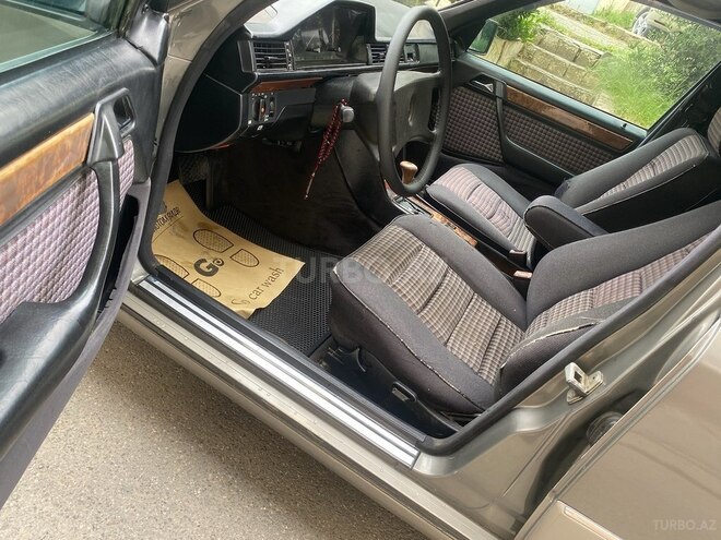 Mercedes E 200 1999, 262,325 km - 2.0 л - Bakı