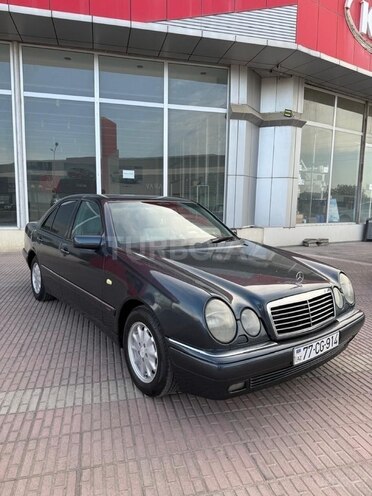 Mercedes E 240 1999, 320,000 km - 2.4 l - Gəncə
