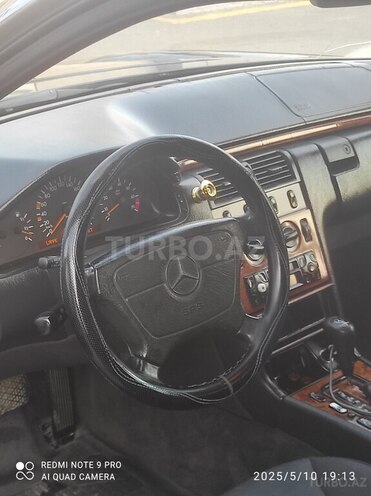 Mercedes E 240 1998, 320,000 km - 2.4 l - Mingəçevir