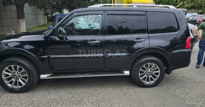 Mitsubishi Pajero 2010, 209,000 km - 3.5 л - Bakı