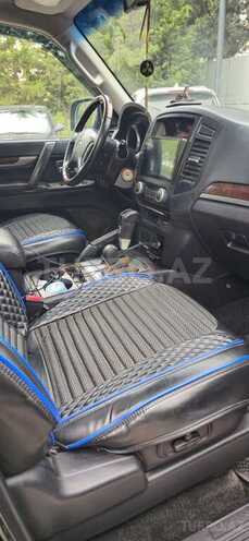 Mitsubishi Pajero 2010, 209,000 km - 3.5 л - Bakı