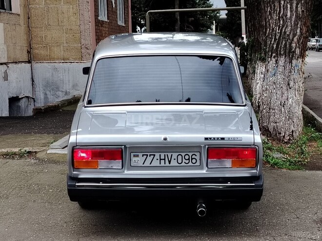 LADA (VAZ) 2107-2