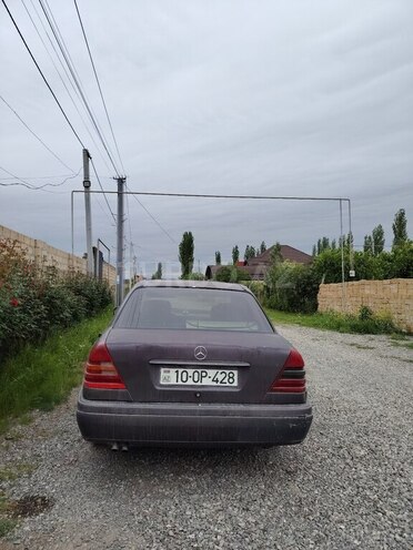 Mercedes C 220 1994, 837,563 km - 2.2 l - Quba