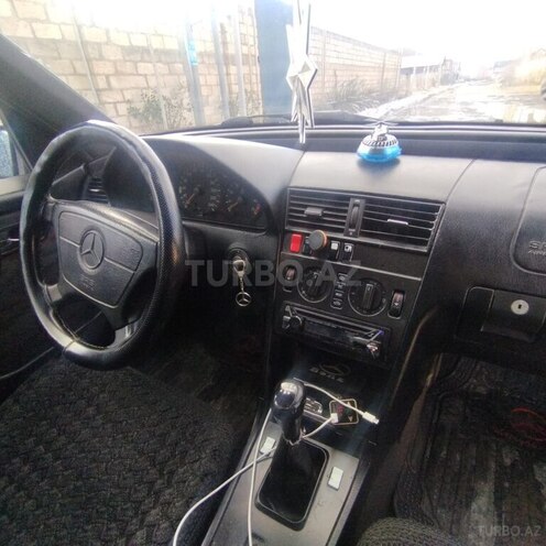 Mercedes C 220 1994, 837,563 km - 2.2 l - Quba