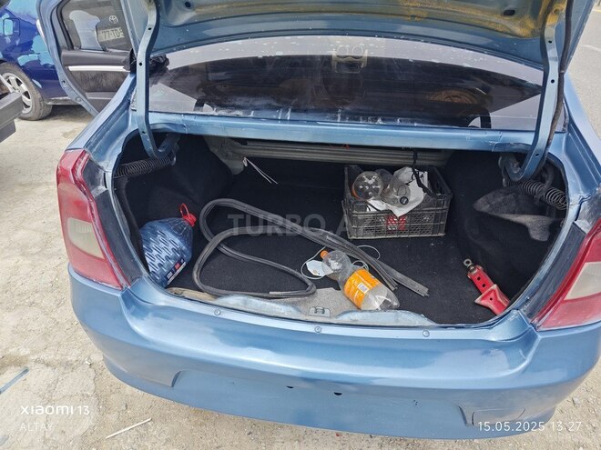 Renault Logan 2012, 400,000 km - 1.6 l - Bakı