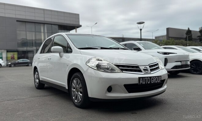 Nissan Tiida-2
