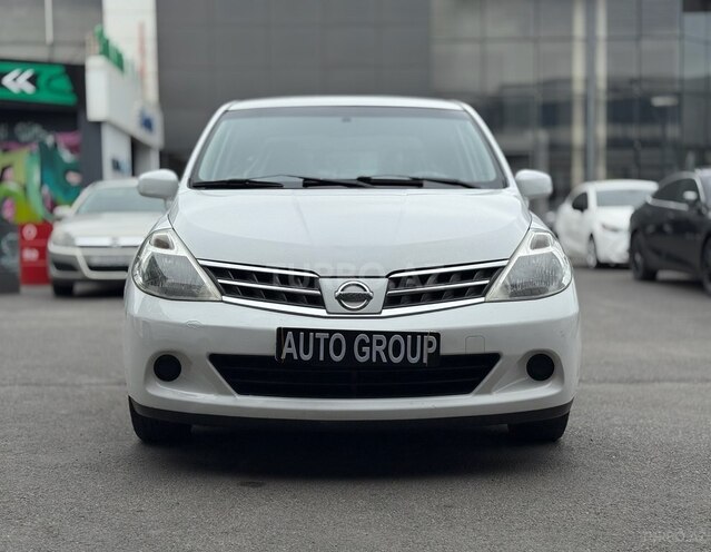 Nissan Tiida-1