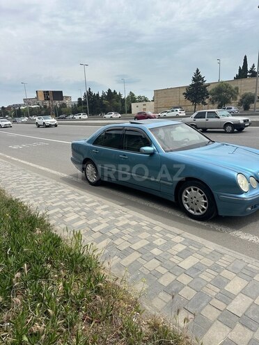 Mercedes E 220 d 2000, 318,594 km - 2.2 л - Bakı