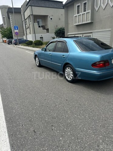 Mercedes E 220 d 2000, 318,594 km - 2.2 л - Bakı
