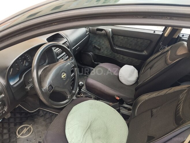 Opel Astra 1998, 300,000 km - 2.0 l - Bakı