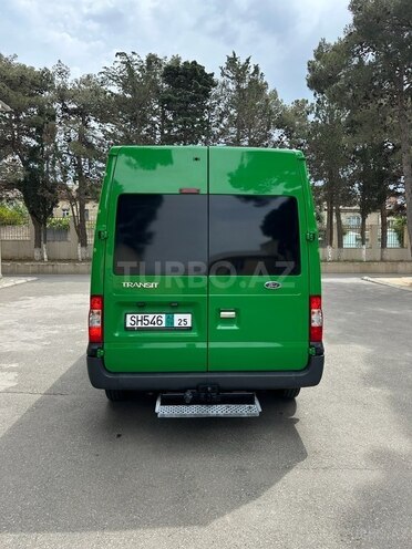 Ford Transit-5