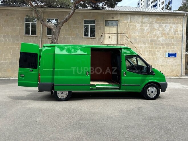 Ford Transit-11