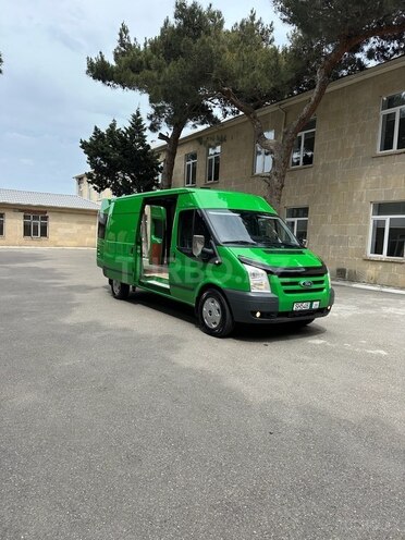 Ford Transit-10