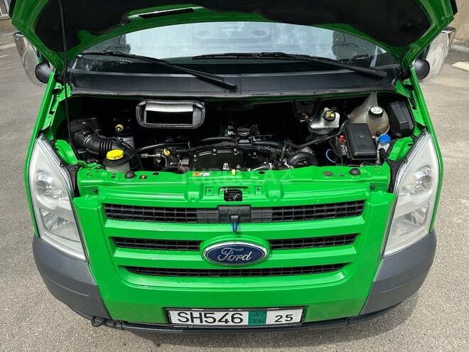 Ford Transit-18