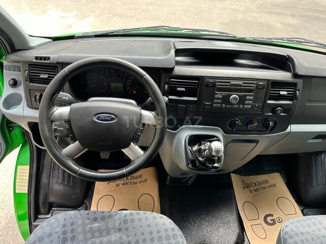 Ford Transit-20