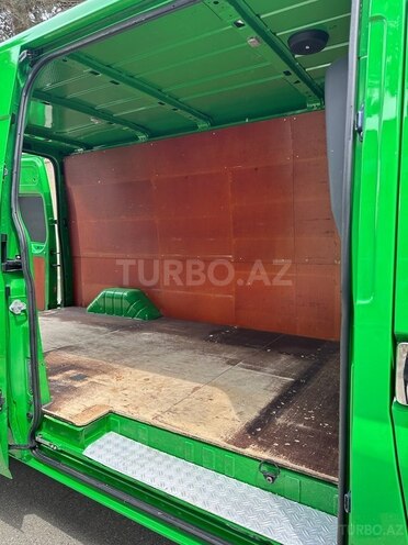Ford Transit-9