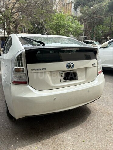 Toyota Prius-3