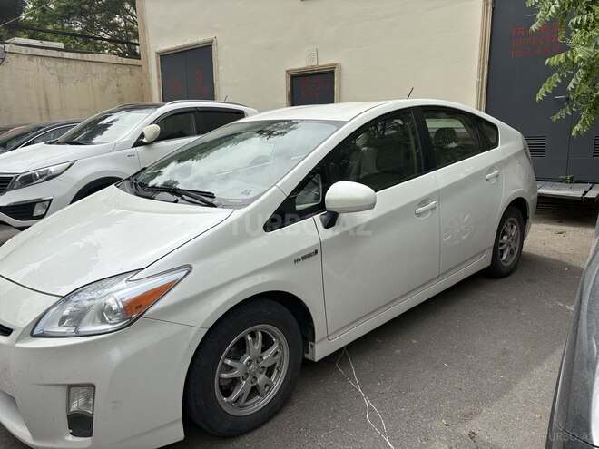 Toyota Prius-2