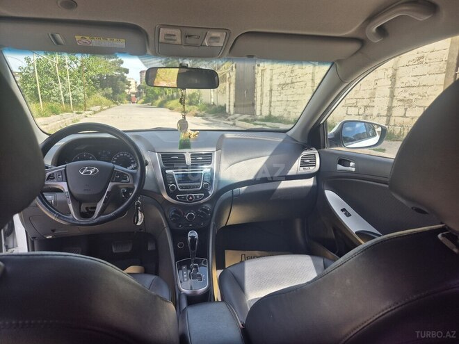 Hyundai Accent 2015, 180,000 km - 1.6 l - Bakı