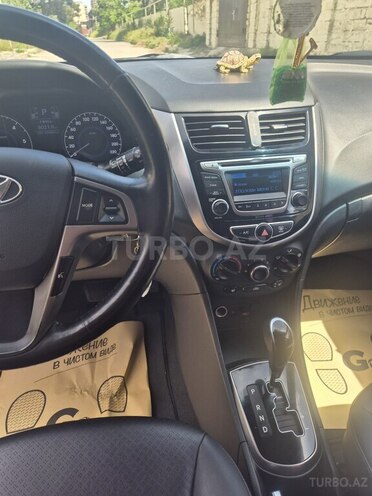 Hyundai Accent 2015, 180,000 km - 1.6 l - Bakı