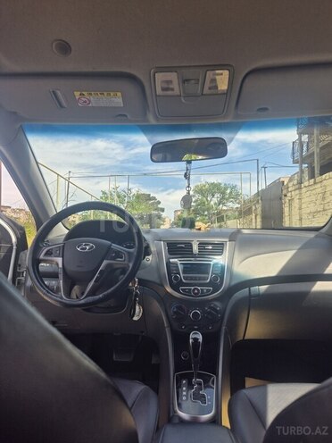 Hyundai Accent 2015, 180,000 km - 1.6 l - Bakı