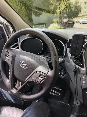 Hyundai Santa Fe-6