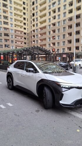 Toyota bZ4X 2023, 8,000 km - 0.0 l - Bakı